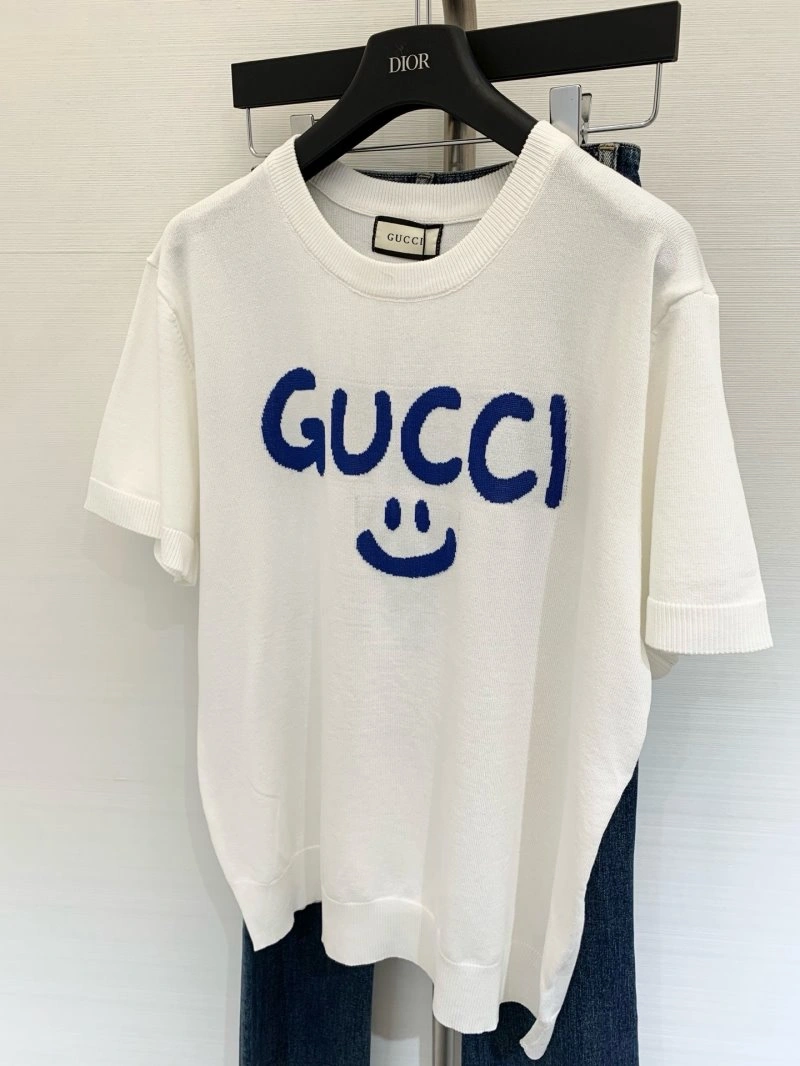 Functional Unclassified Brand T-Shirts 147100