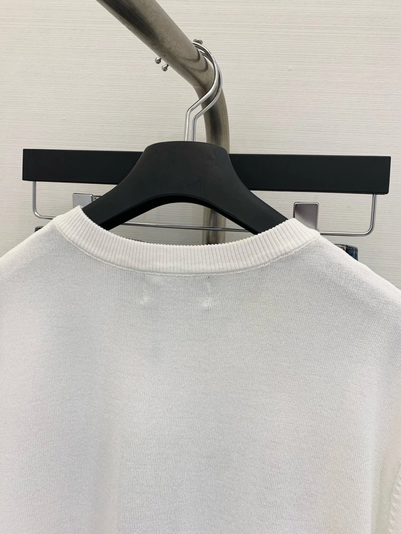 Functional Unclassified Brand T-Shirts 147100