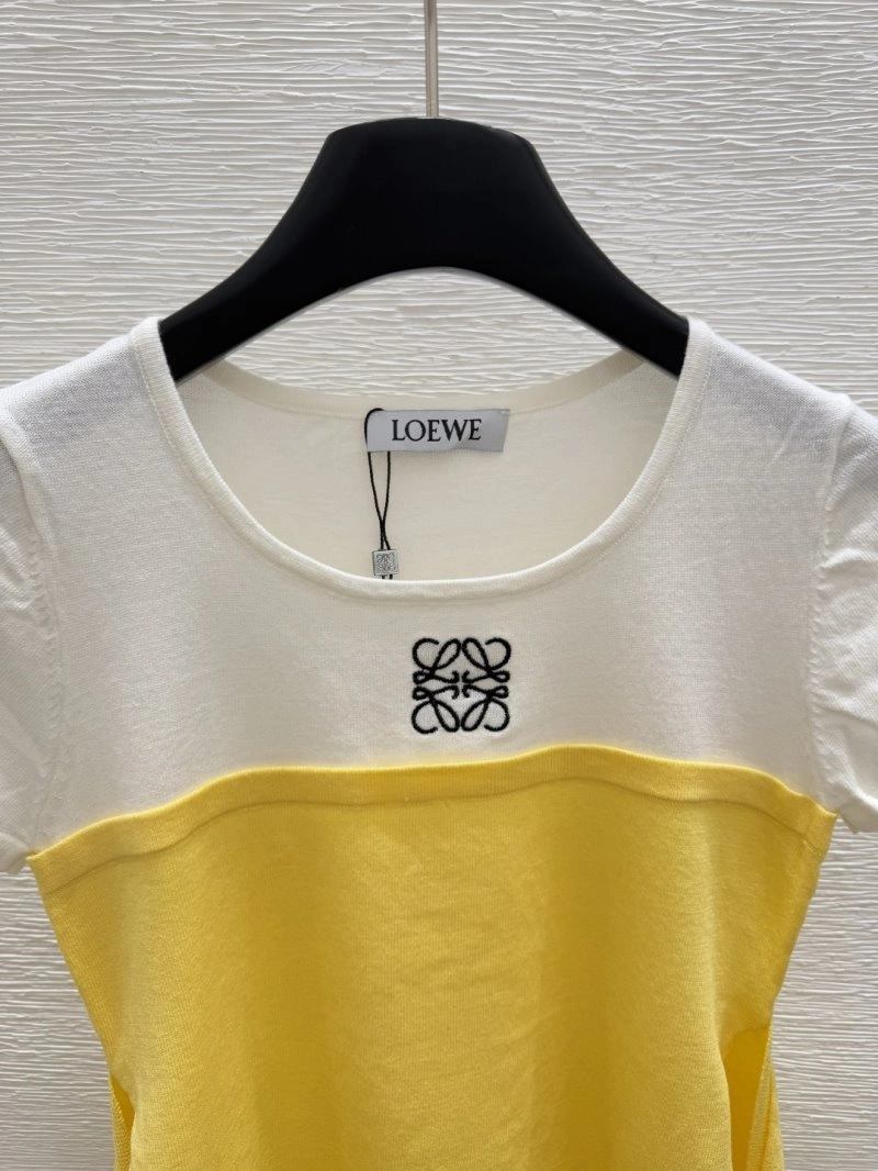 Unique Unclassified Brand T-Shirts 147095
