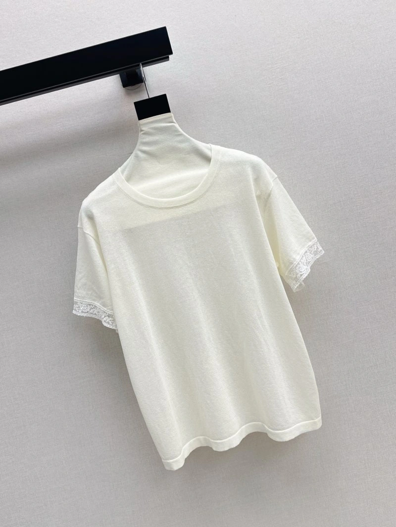 Minimalist Unclassified Brand T-Shirts 147092