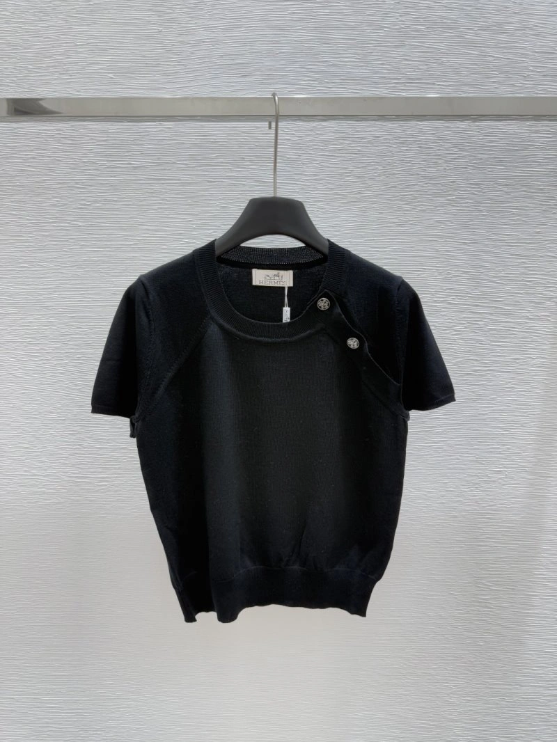 UrbanChic Unclassified Brand T-Shirts 147072