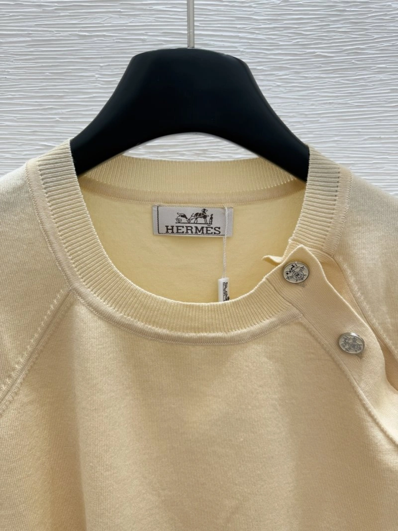 UrbanChic Unclassified Brand T-Shirts 147072