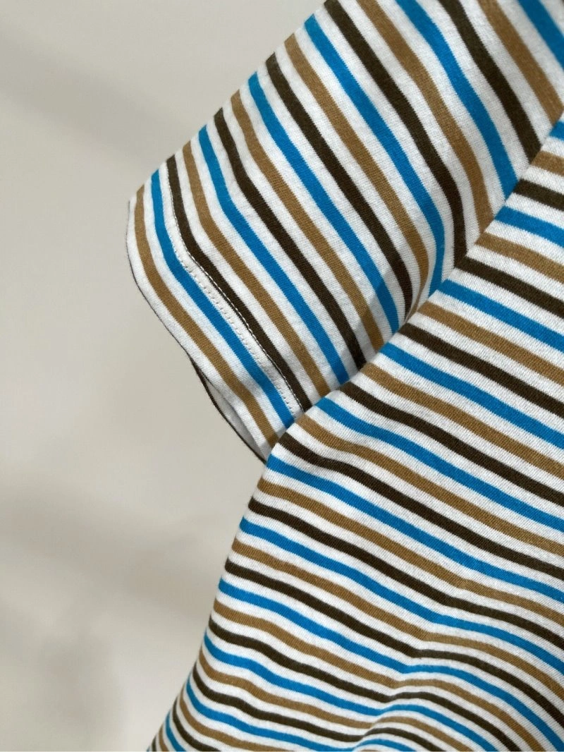 Minimalist Unclassified Brand T-Shirts 147062