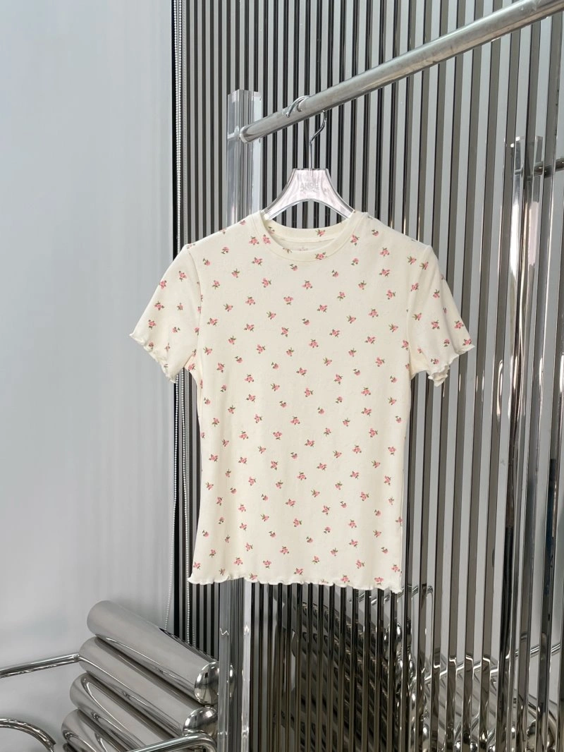 Timeless Unclassified Brand T-Shirts 147051