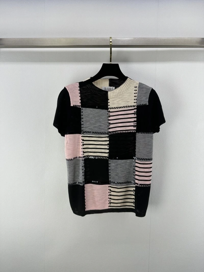 UrbanChic Unclassified Brand T-Shirts 147047
