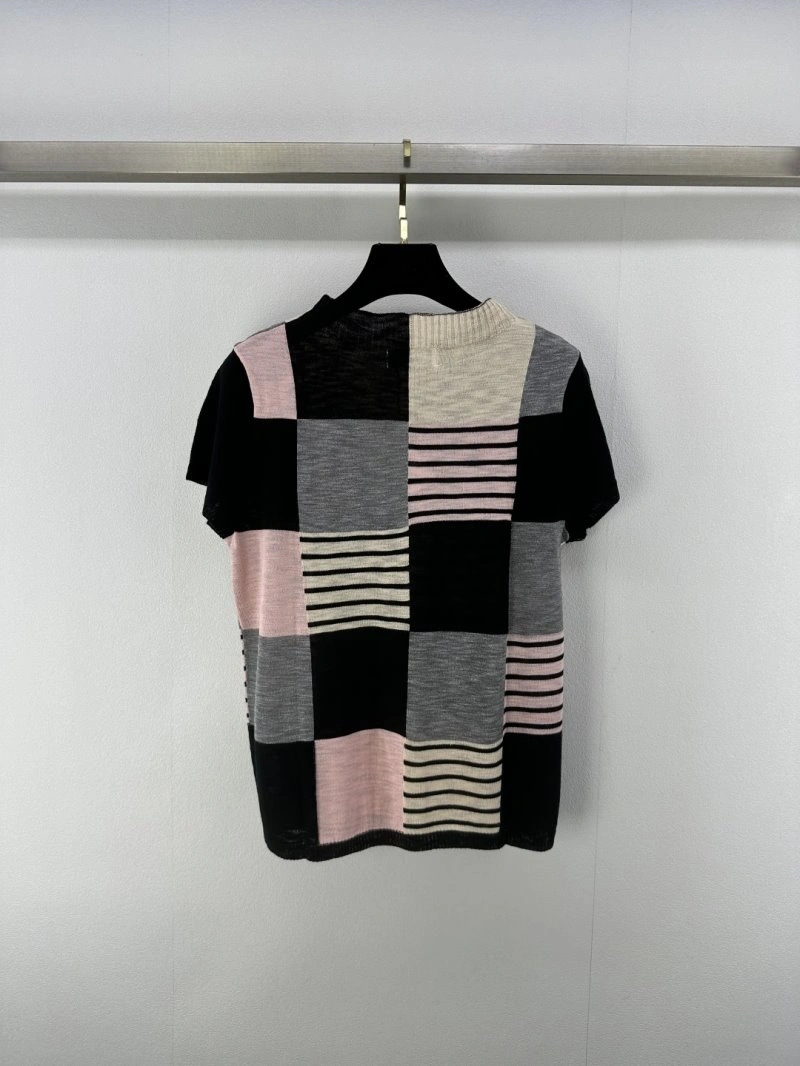 UrbanChic Unclassified Brand T-Shirts 147047