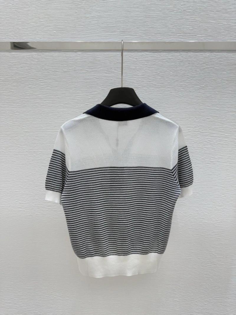 UrbanChic Unclassified Brand T-Shirts 147036