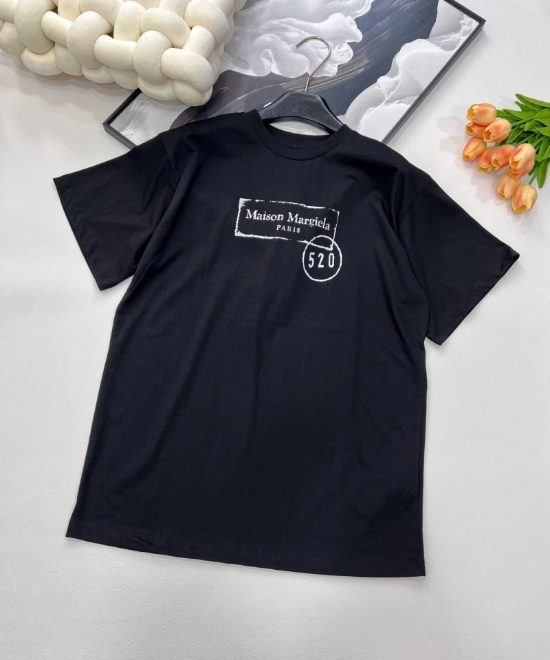 Classic Unclassified Brand T-Shirts 147028