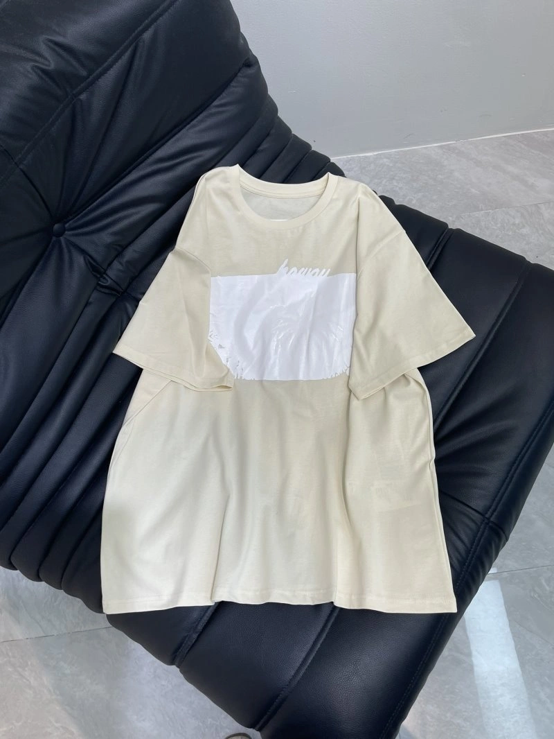 UrbanChic Unclassified Brand T-Shirts 147008
