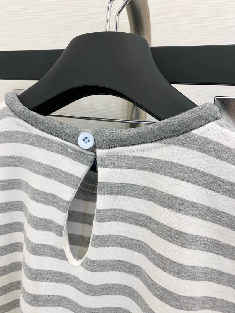 NewStyle Unclassified Brand T-Shirts 147004