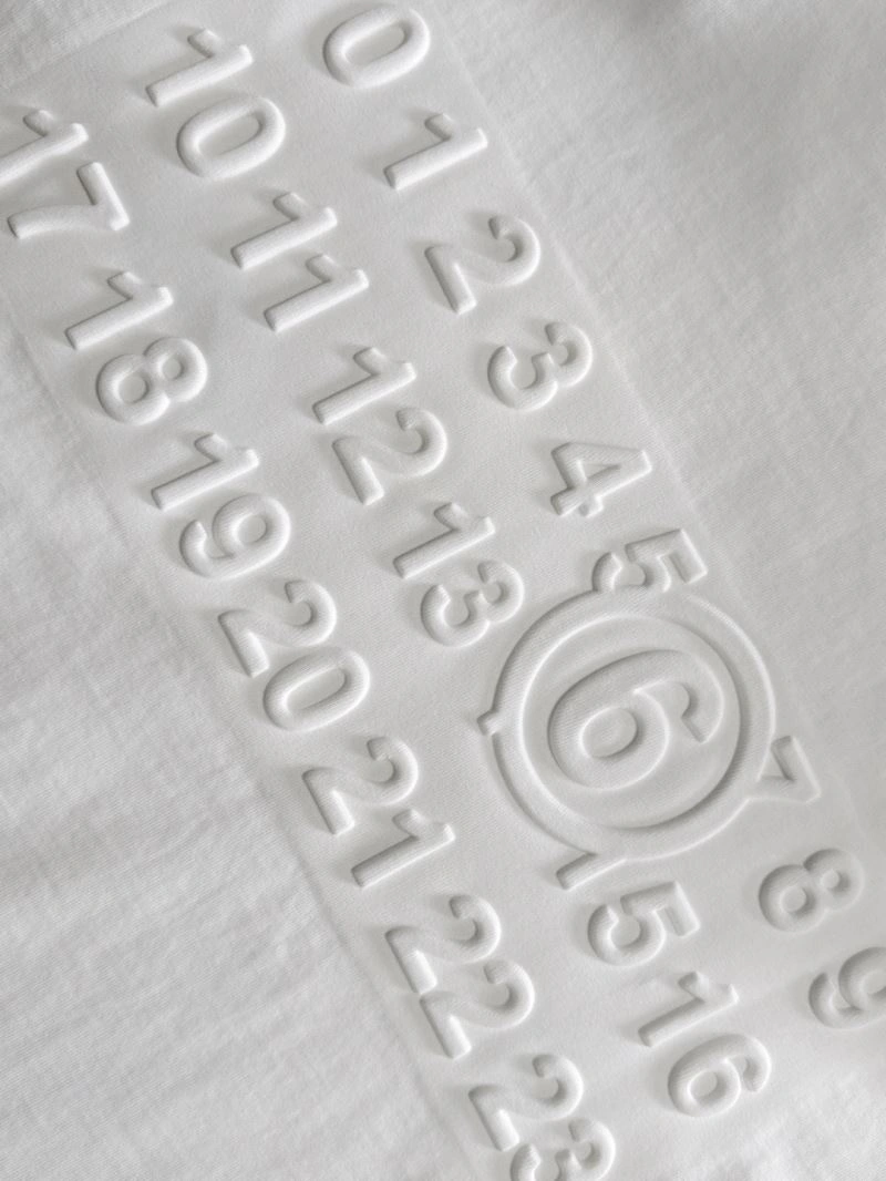 Minimalist Unclassified Brand T-Shirts 160014