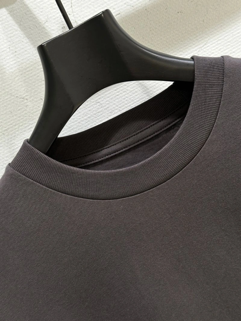 Compact Unclassified Brand T-Shirts 153505