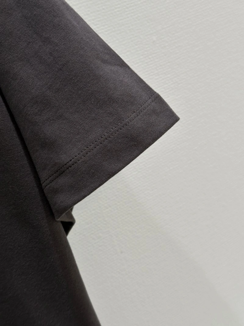Compact Unclassified Brand T-Shirts 153505