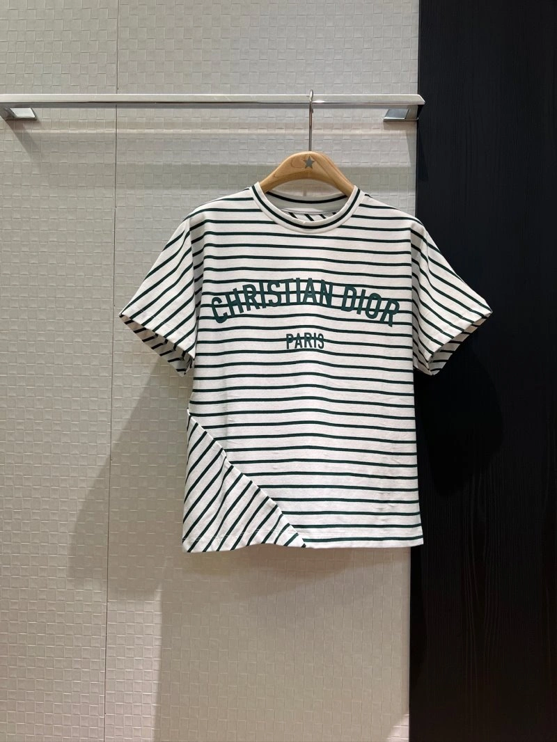 Cozy Unclassified Brand T-Shirts 153490