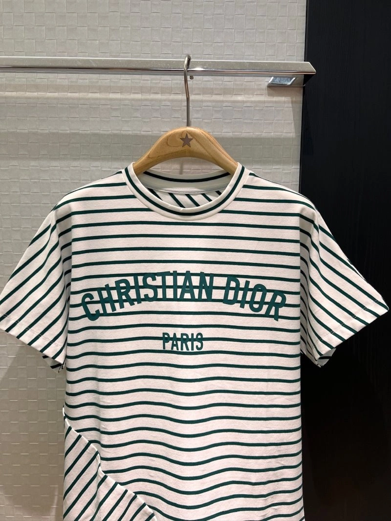 Cozy Unclassified Brand T-Shirts 153490