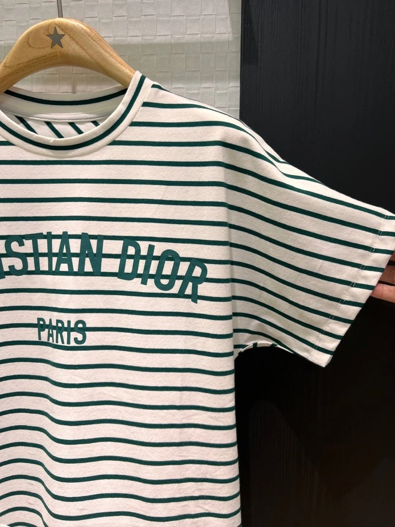 Cozy Unclassified Brand T-Shirts 153490