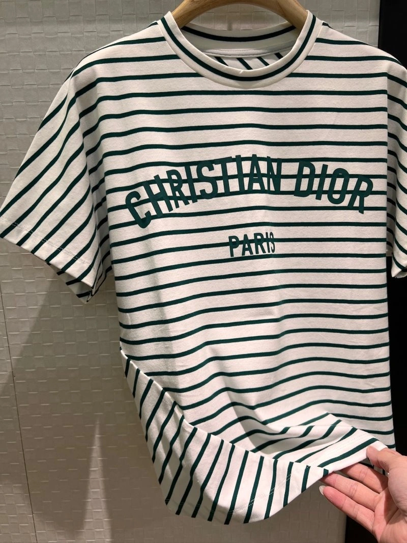 Cozy Unclassified Brand T-Shirts 153490