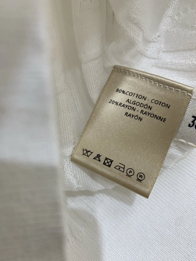 Resilient Unclassified Brand T-Shirts 153483