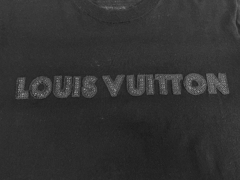 Vibrant Unclassified Brand T-Shirts 153474