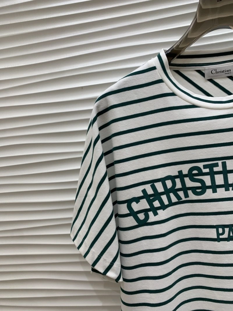 Compact Unclassified Brand T-Shirts 153461