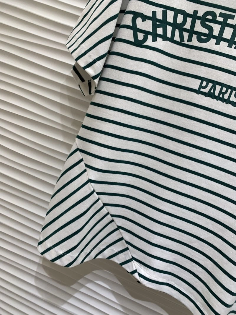 Compact Unclassified Brand T-Shirts 153461