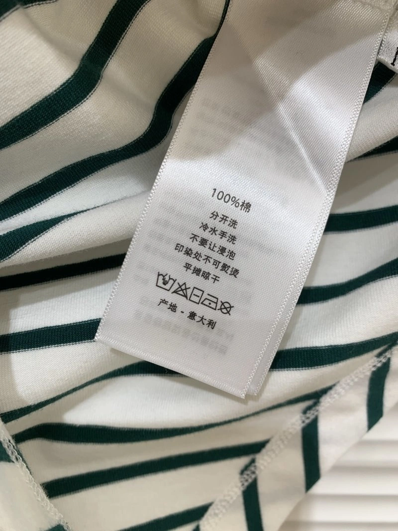 Compact Unclassified Brand T-Shirts 153461