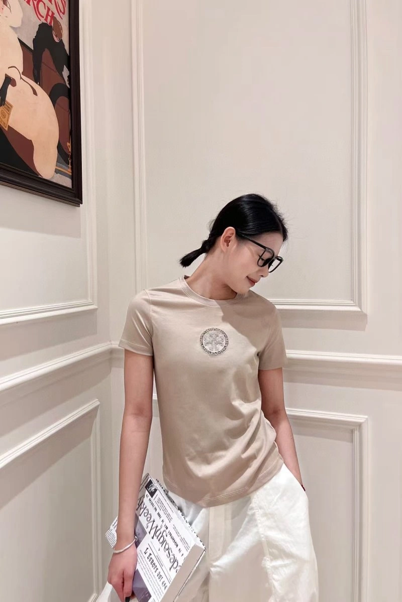 Minimalist Unclassified Brand T-Shirts 153441