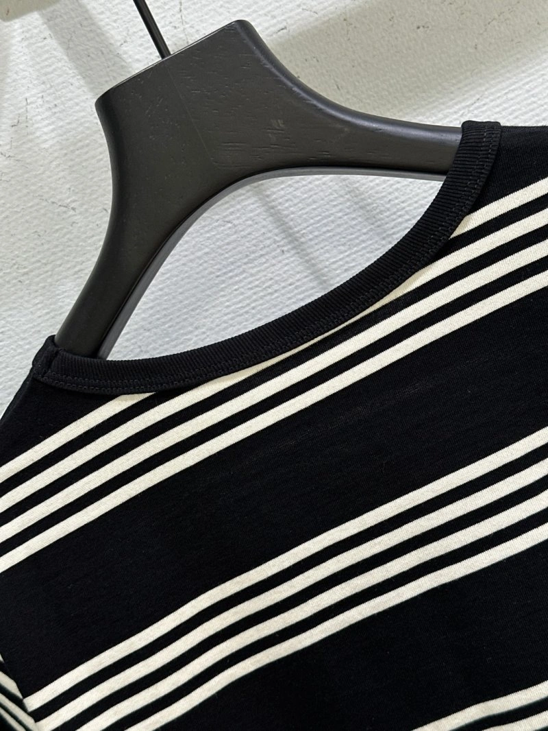Sleek Unclassified Brand T-Shirts 153420