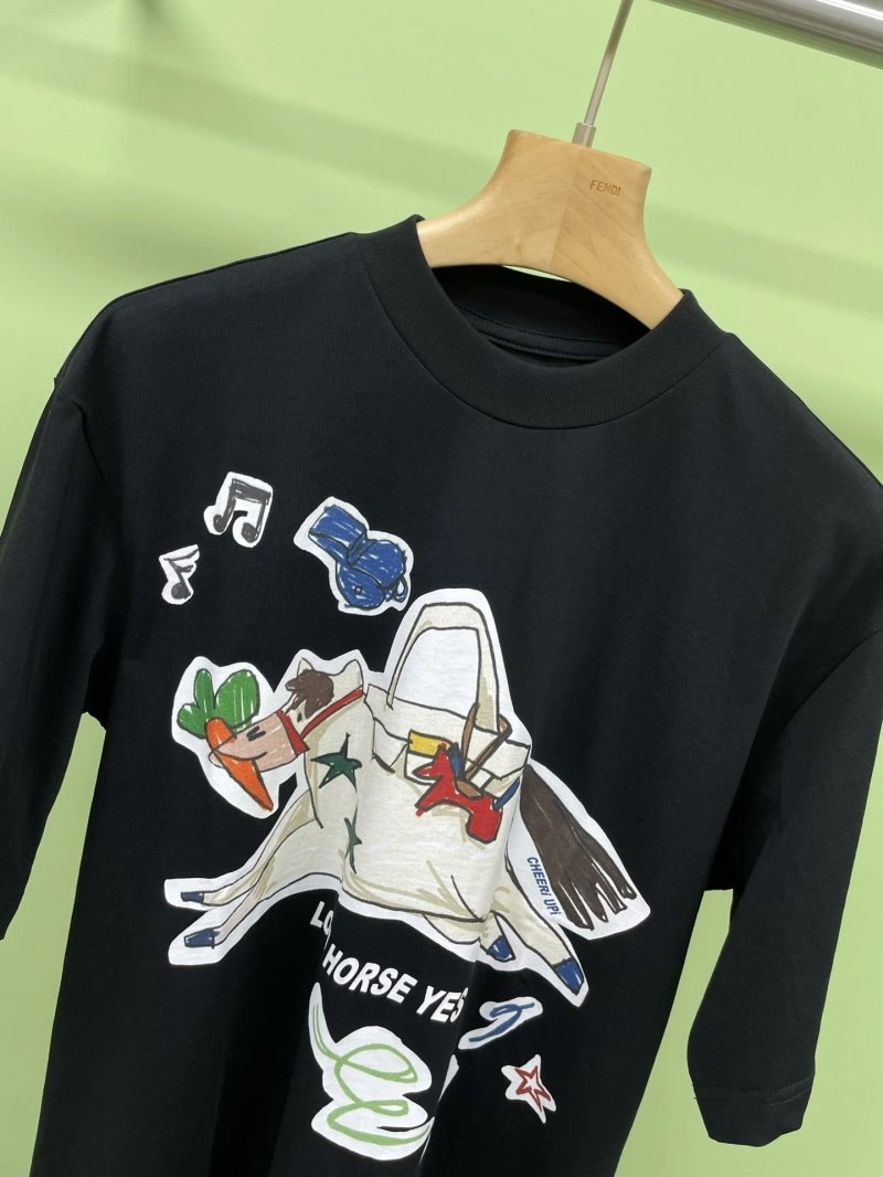 WellDesigned Unclassified Brand T-Shirts 153404