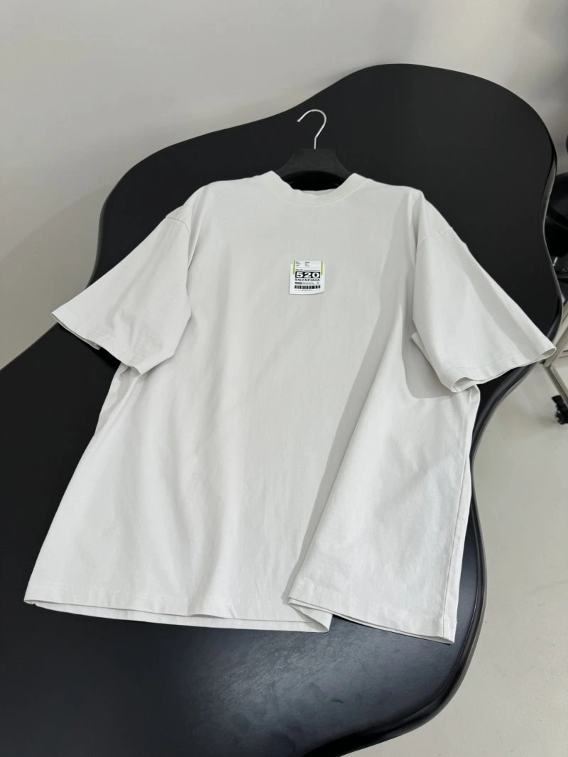 Youthful Unclassified Brand T-Shirts 153381