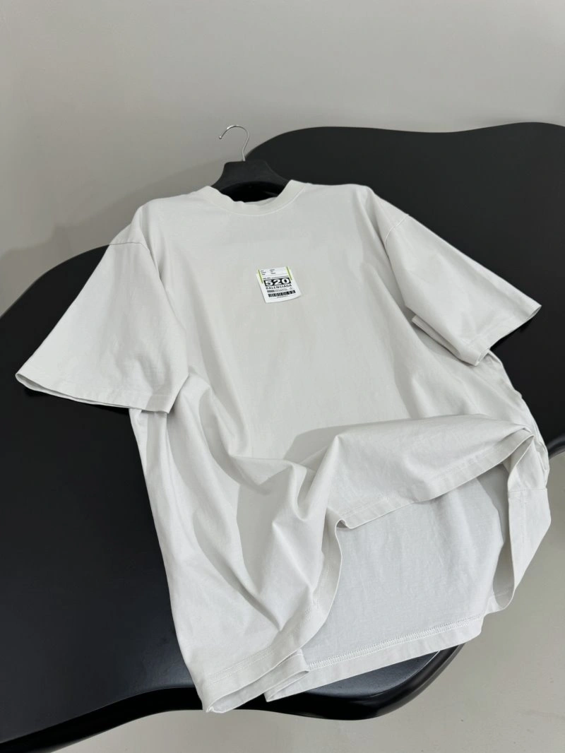 Youthful Unclassified Brand T-Shirts 153381
