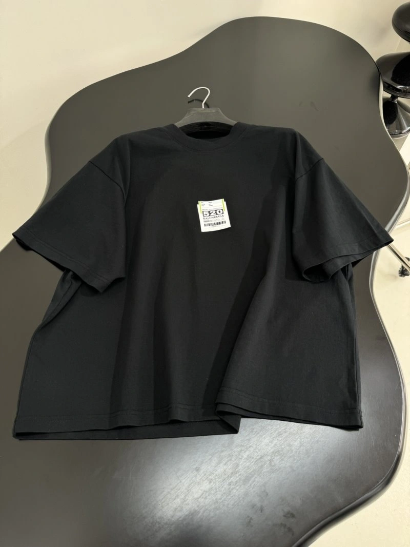 Fashionable Unclassified Brand T-Shirts 153379