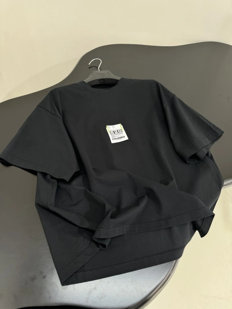 Fashionable Unclassified Brand T-Shirts 153379