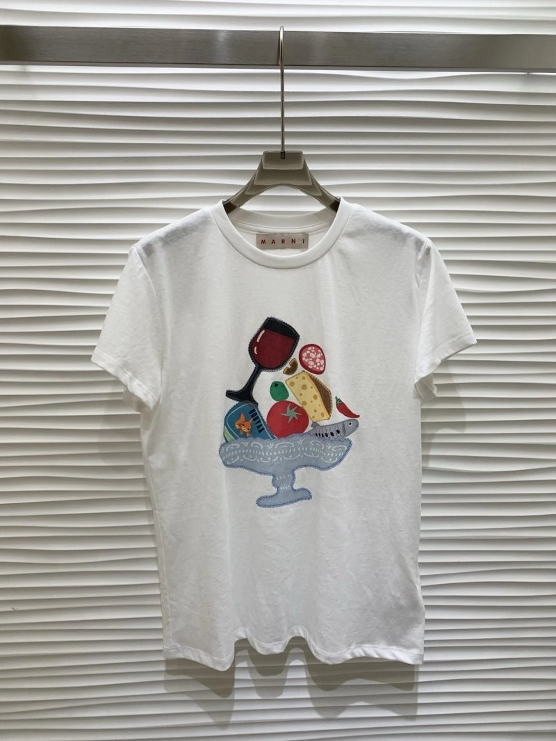 Minimalist Unclassified Brand T-Shirts 153349