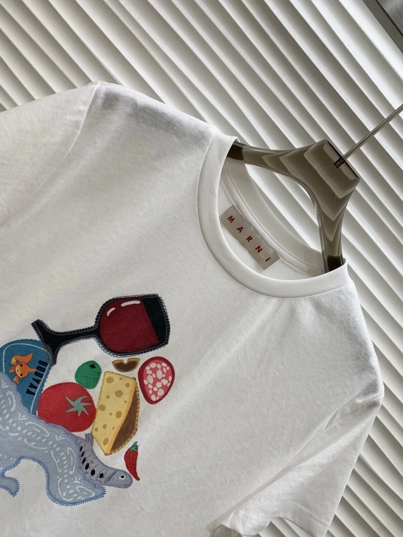 Minimalist Unclassified Brand T-Shirts 153349