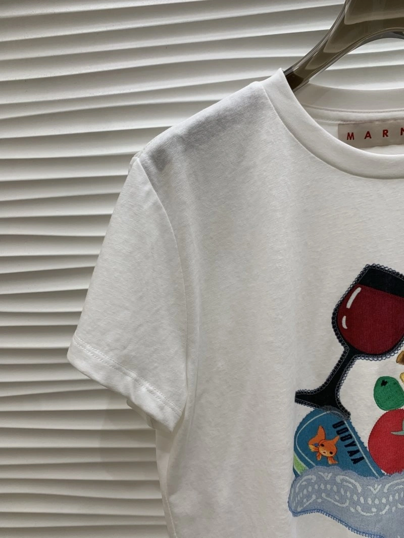 Minimalist Unclassified Brand T-Shirts 153349