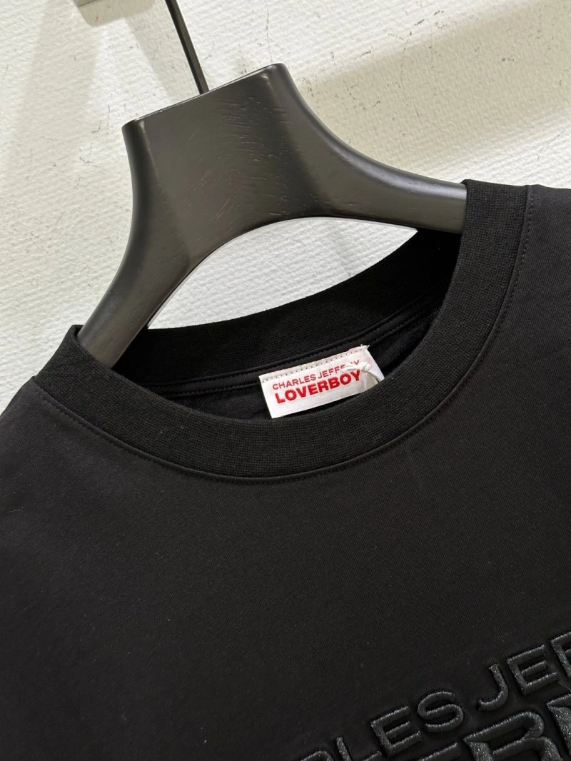 Colorful Unclassified Brand T-Shirts 153342