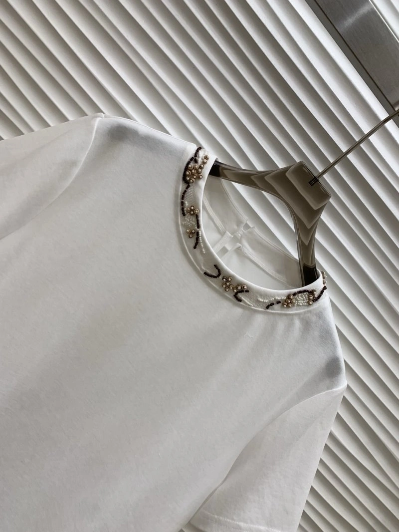 Versatile Unclassified Brand T-Shirts 153315