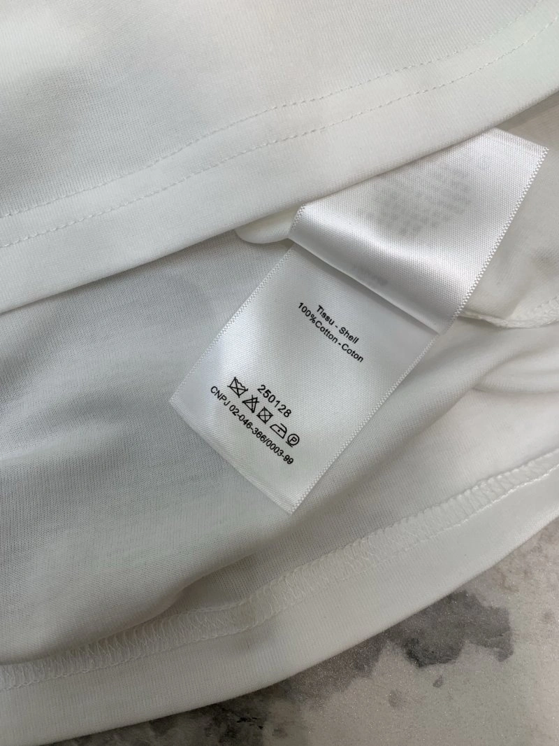 Versatile Unclassified Brand T-Shirts 153315