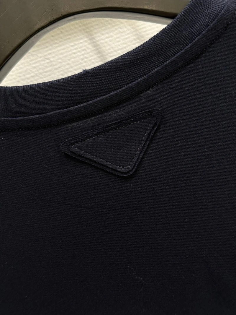 ModernLook Unclassified Brand T-Shirts 153291