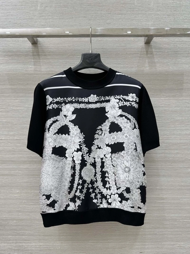 SoftTouch Unclassified Brand T-Shirts 153277
