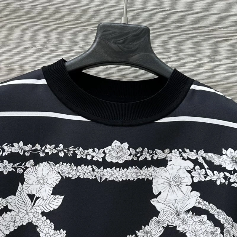 SoftTouch Unclassified Brand T-Shirts 153277