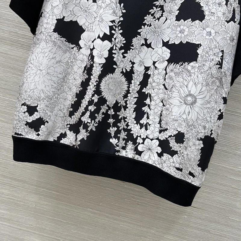 SoftTouch Unclassified Brand T-Shirts 153277