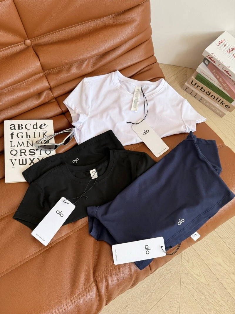 WrinkleFree Unclassified Brand T-Shirts 153285