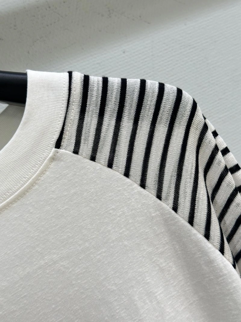Flexible Unclassified Brand T-Shirts 152509