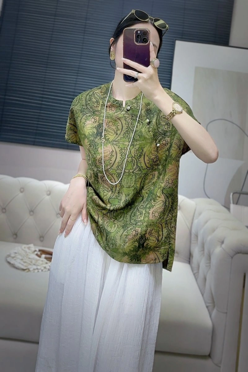 Timeless Unclassified Brand T-Shirts 152498