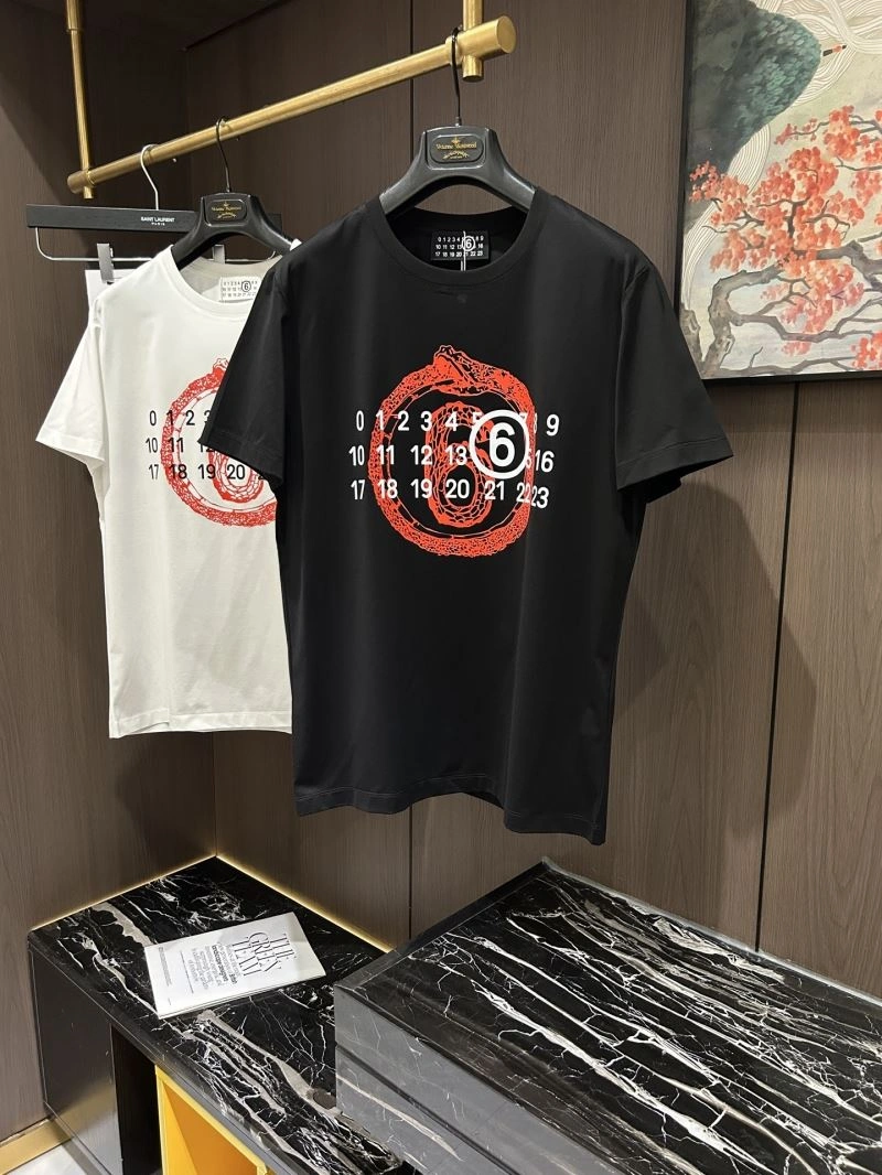 UrbanChic Unclassified Brand T-Shirts 158128