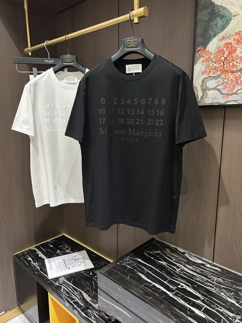 Fashionable Unclassified Brand T-Shirts 158171