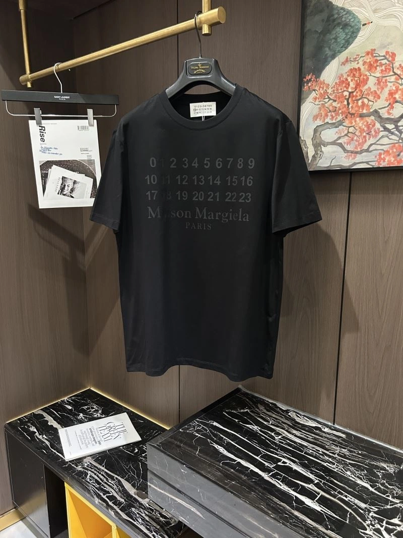 Fashionable Unclassified Brand T-Shirts 158171