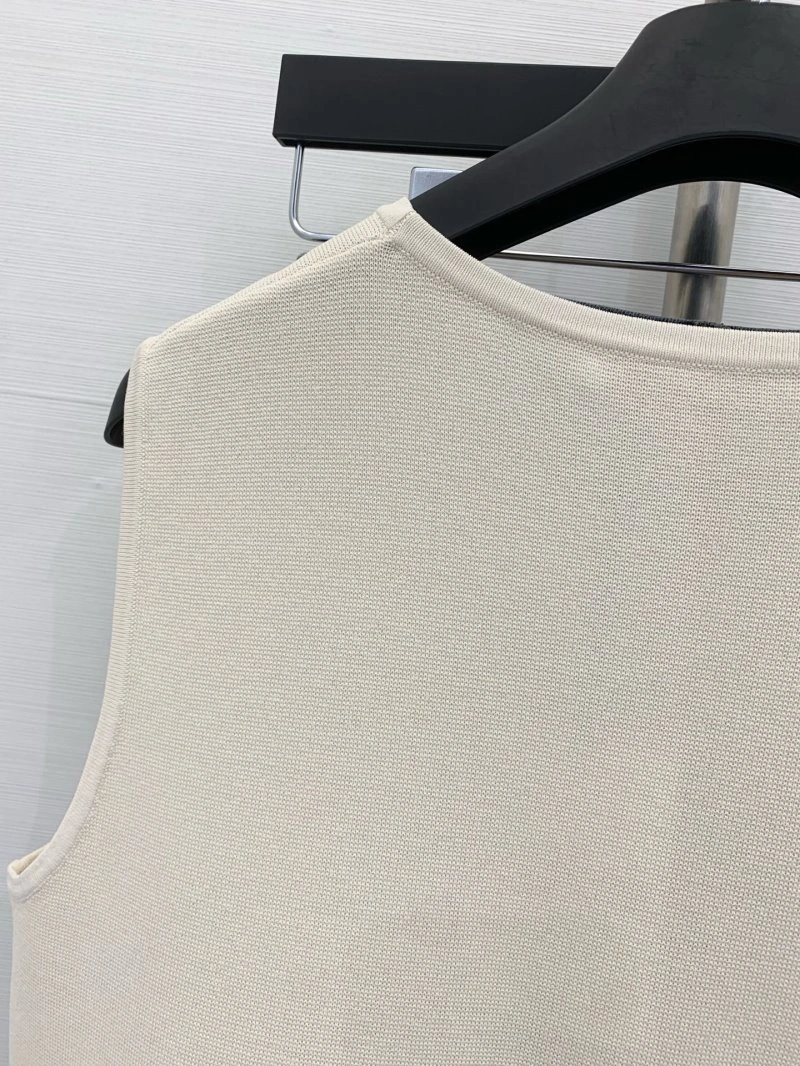 ModernLook Unclassified Brand Vest 146925